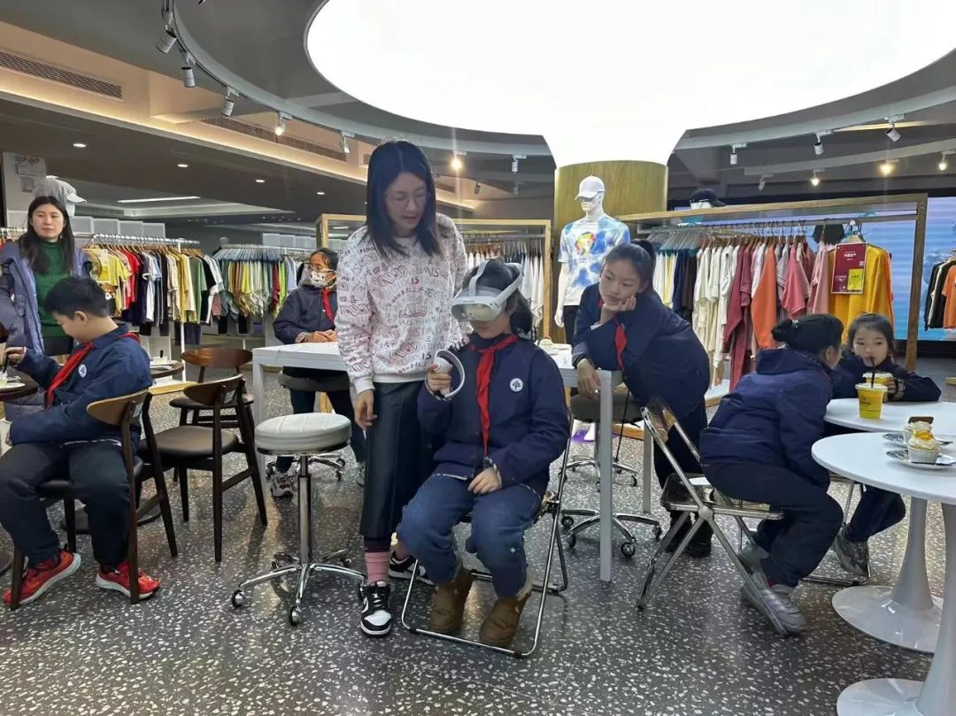 https://lyjxx.wxlxjy.com/contents/sitefiles2066/10333420/images/49397958.jpeg