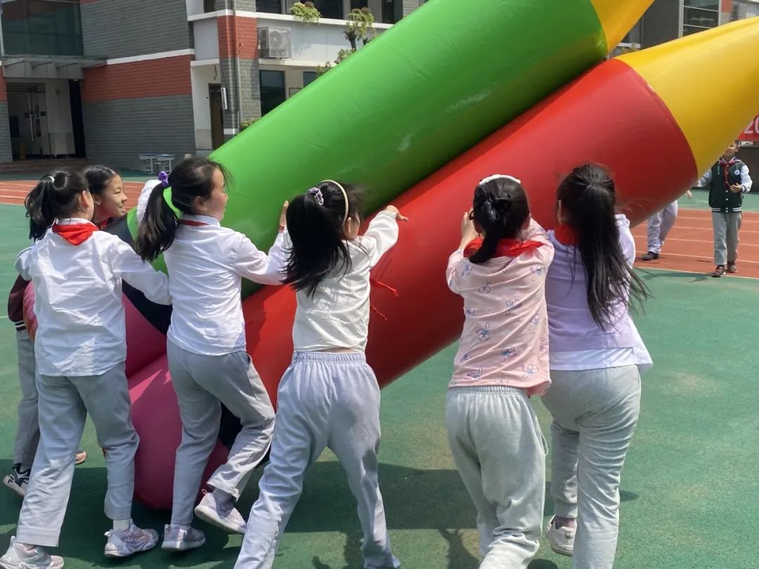 https://lyjxx.wxlxjy.com/contents/sitefiles2066/10333420/images/50232862.jpeg